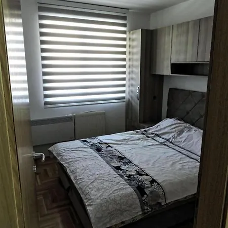 Apartman 1 Lux S V Istocno Sarajevo Lukavica Hilandarska Centar דירה